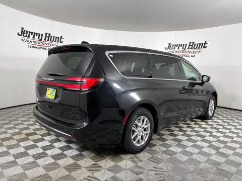 More photos of 2024 Chrysler Pacifica Touring L at Jerry Hunt Supercenter - Lexington, NC