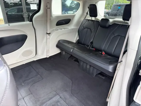 More photos of 2024 Chrysler Pacifica Touring L at Jerry Hunt Supercenter - Lexington, NC