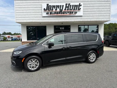Black 2024 Chrysler Pacifica Touring L for sale in Lexington, NC