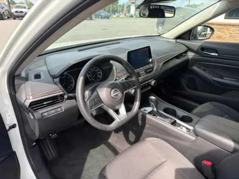 More photos of 2025 Nissan Altima 2.5 SV at Jerry Hunt Supercenter - Lexington, NC