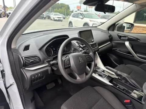 More photos of 2024 Mitsubishi Eclipse Cross LE at Jerry Hunt Supercenter - Lexington, NC