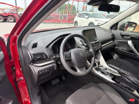 More photos of 2024 Mitsubishi Eclipse Cross LE at Jerry Hunt Supercenter - Lexington, NC