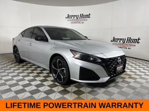 More photos of 2023 Nissan Altima 2.5 SR at Jerry Hunt Supercenter - Lexington, NC