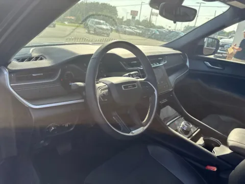 More photos of 2024 Jeep Grand Cherokee Altitude X at Jerry Hunt Supercenter - Lexington, NC