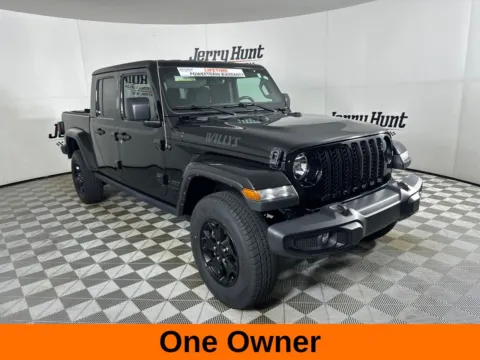 More photos of 2022 Jeep Gladiator Willys at Jerry Hunt Supercenter - Lexington, NC