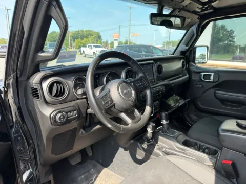 More photos of 2022 Jeep Gladiator Willys at Jerry Hunt Supercenter - Lexington, NC