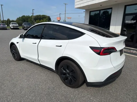 More photos of 2025 Tesla Model Y Long Range at Jerry Hunt Supercenter - Lexington, NC