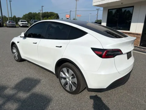 More photos of 2023 Tesla Model Y Long Range at Jerry Hunt Supercenter - Lexington, NC