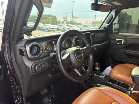 More photos of 2022 Jeep Gladiator Sport at Jerry Hunt Supercenter - Lexington, NC