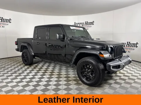 More photos of 2022 Jeep Gladiator Sport at Jerry Hunt Supercenter - Lexington, NC