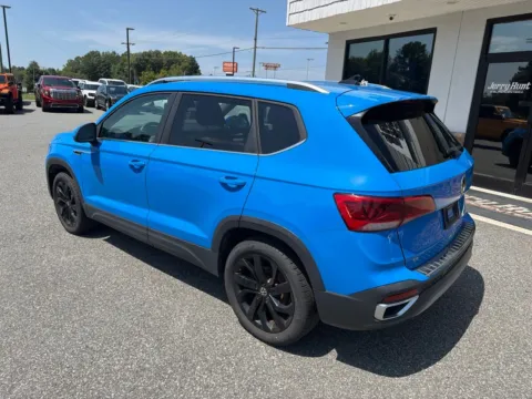 More photos of 2023 Volkswagen Taos 1.5T SE at Jerry Hunt Supercenter - Lexington, NC