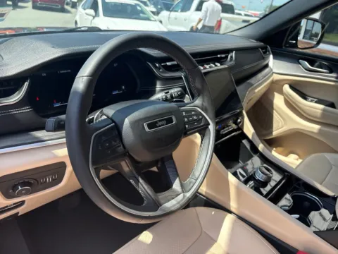 More photos of 2023 Jeep Grand Cherokee L Limited at Jerry Hunt Supercenter - Lexington, NC