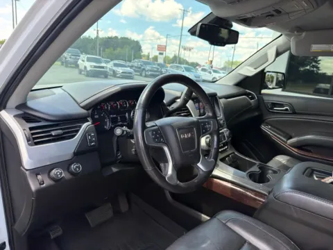More photos of 2020 GMC Yukon SLT at Jerry Hunt Supercenter - Lexington, NC