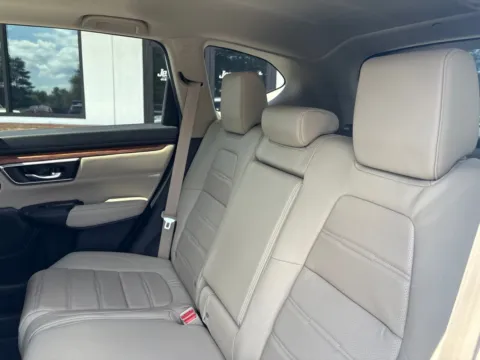 More photos of 2019 Honda CR-V Touring at Jerry Hunt Supercenter - Lexington, NC