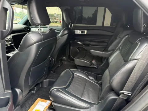 More photos of 2020 Ford Explorer ST at Jerry Hunt Supercenter - Lexington, NC