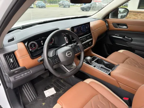 More photos of 2026 Nissan Pathfinder Platinum at Jerry Hunt Supercenter - Lexington, NC
