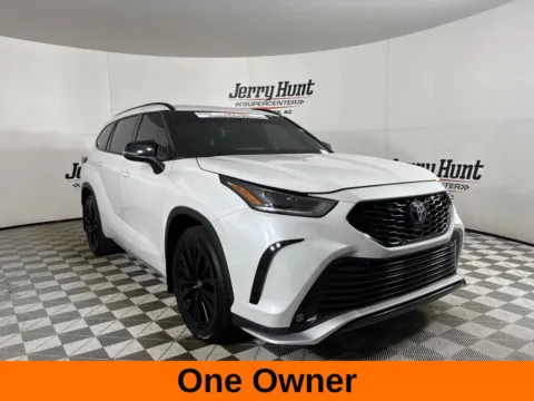 More photos of 2024 Toyota Highlander XSE at Jerry Hunt Supercenter - Lexington, NC