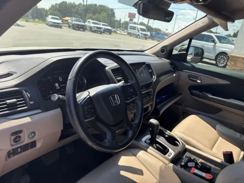 More photos of 2020 Honda Pilot EX-L at Jerry Hunt Supercenter - Lexington, NC
