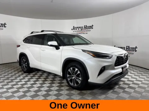 More photos of 2021 Toyota Highlander XLE at Jerry Hunt Supercenter - Lexington, NC