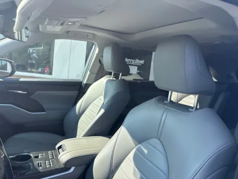 Another view of 2021 Toyota Highlander XLE for sale in Lexington, NC at Jerry Hunt Supercenter - Lexington