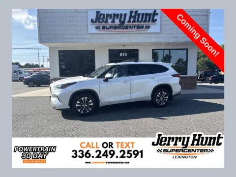 White 2021 Toyota Highlander XLE for sale in Lexington, NC