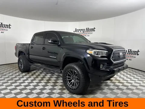 More photos of 2019 Toyota Tacoma TRD Sport at Jerry Hunt Supercenter - Lexington, NC