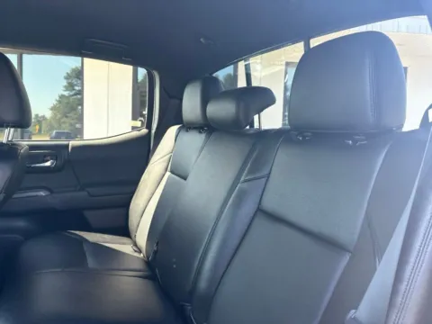 More photos of 2019 Toyota Tacoma TRD Sport at Jerry Hunt Supercenter - Lexington, NC