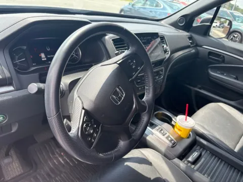 More photos of 2023 Honda Passport EX-L at Jerry Hunt Supercenter - Lexington, NC