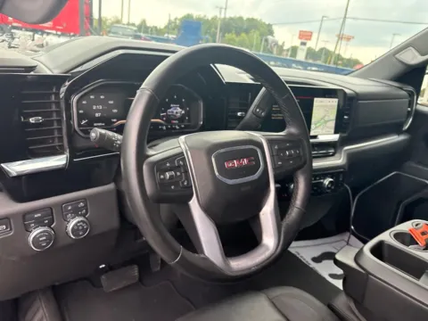 More photos of 2025 GMC Sierra 1500 SLT at Jerry Hunt Supercenter - Lexington, NC