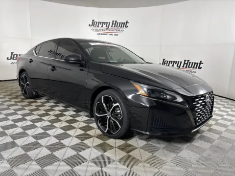 More photos of 2023 Nissan Altima 2.5 SR at Jerry Hunt Supercenter - Lexington, NC