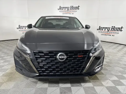 More photos of 2023 Nissan Altima 2.5 SR at Jerry Hunt Supercenter - Lexington, NC