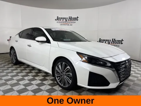 More photos of 2023 Nissan Altima 2.5 SL at Jerry Hunt Supercenter - Lexington, NC