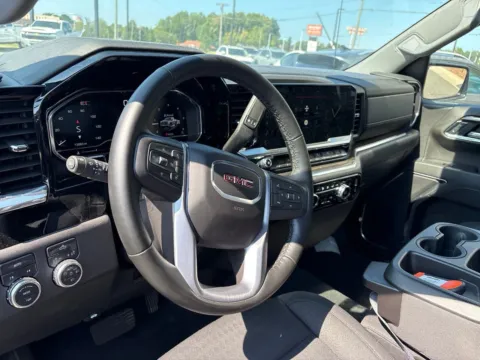 More photos of 2024 GMC Sierra 1500 Elevation at Jerry Hunt Supercenter - Lexington, NC