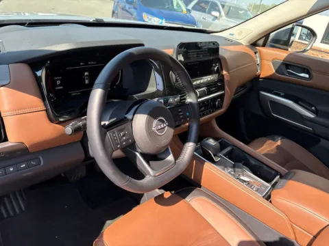 More photos of 2025 Nissan Pathfinder Platinum at Jerry Hunt Supercenter - Lexington, NC