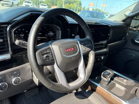 More photos of 2024 GMC Sierra 1500 Elevation at Jerry Hunt Supercenter - Lexington, NC