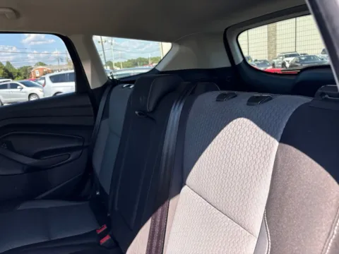 More photos of 2019 Ford Escape SE at Jerry Hunt Supercenter - Lexington, NC