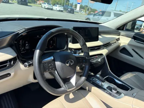 More photos of 2023 INFINITI QX60 LUXE at Jerry Hunt Supercenter - Lexington, NC