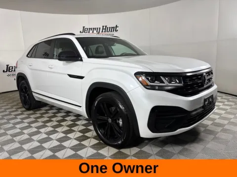 More photos of 2023 Volkswagen Atlas Cross Sport 2.0T SEL R-Line Black at Jerry Hunt Supercenter - Lexington, NC