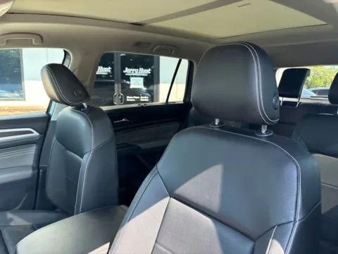 Another view of 2023 Volkswagen Atlas 3.6L V6 SE w/Technology for sale in Lexington, NC at Jerry Hunt Supercenter - Lexington