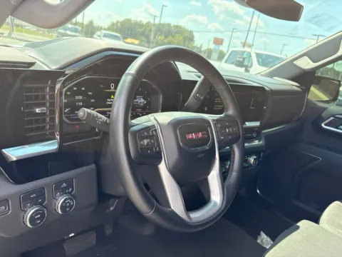 More photos of 2023 GMC Sierra 1500 Elevation at Jerry Hunt Supercenter - Lexington, NC