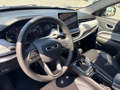 More photos of 2024 Jeep Compass Latitude at Jerry Hunt Supercenter - Lexington, NC