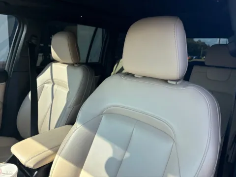 Another view of 2023 Jeep Grand Cherokee Limited for sale in Lexington, NC at Jerry Hunt Supercenter - Lexington