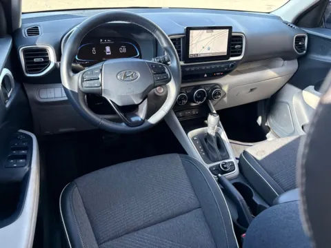 More photos of 2023 Hyundai Venue Limited at Jerry Hunt Supercenter - Lexington, NC