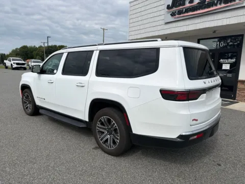 More photos of 2024 Jeep Wagoneer L Series II at Jerry Hunt Supercenter - Lexington, NC