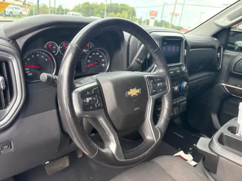 More photos of 2019 Chevrolet Silverado 1500 LT at Jerry Hunt Supercenter - Lexington, NC