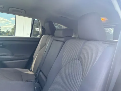 More photos of 2022 Toyota Highlander LE at Jerry Hunt Supercenter - Lexington, NC