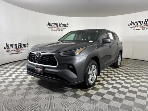 Gray 2022 Toyota Highlander LE for sale in Lexington, NC