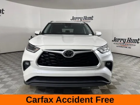 More photos of 2021 Toyota Highlander XLE at Jerry Hunt Supercenter - Lexington, NC