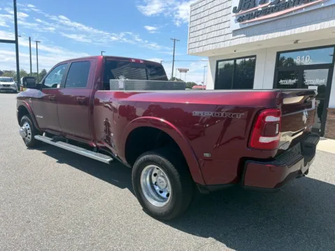 More photos of 2022 Ram 3500 Laramie at Jerry Hunt Supercenter - Lexington, NC