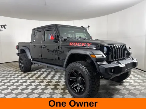 More photos of 2020 Jeep Gladiator Sport at Jerry Hunt Supercenter - Lexington, NC